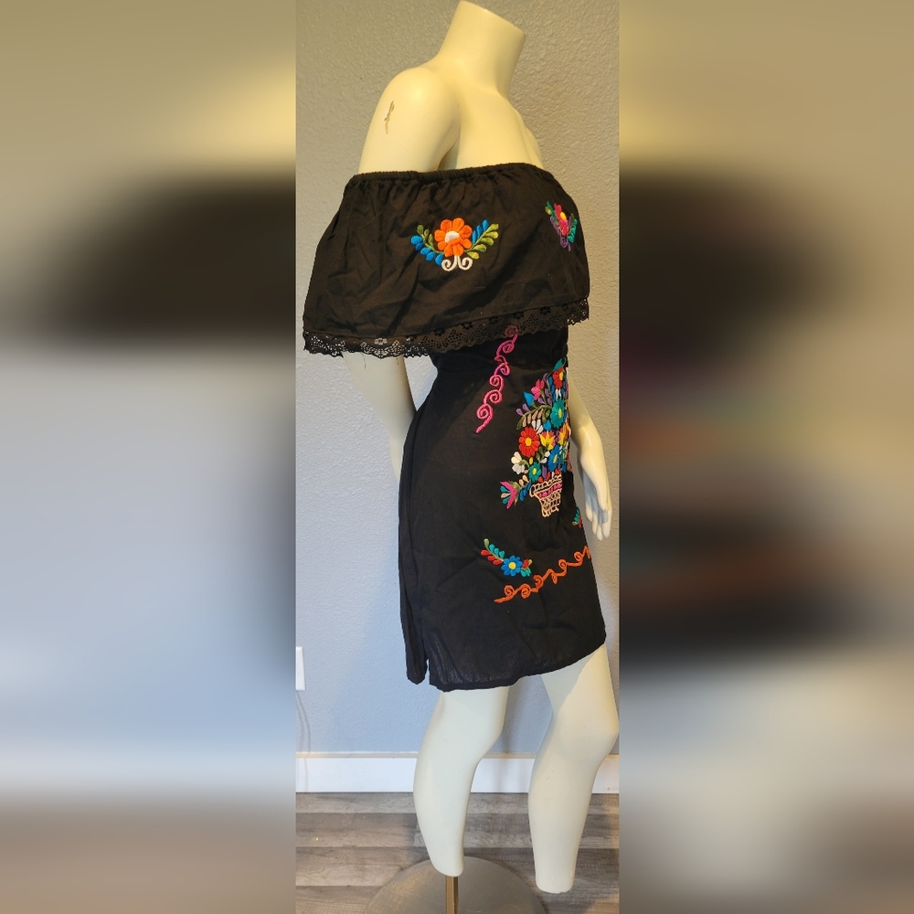 OFF SHOULDER WOMAN DRESS FLORAL ARTESANAL Size M 100% Cotton Embroidered Black - Picture 6 of 13